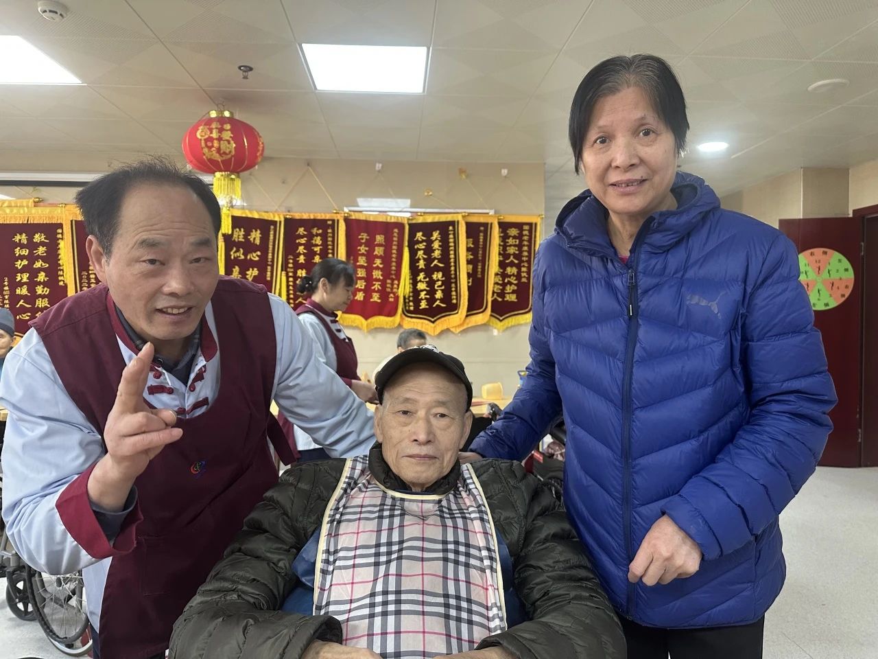“没有人比你们做的更好”——79岁中风老人家属真情讲述：养老院≠抛弃，而是希望的托付！