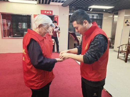 “医、养、康、护、娱”一站式养老，乐享“新活力”，让夕阳更美！