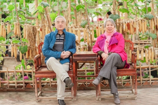 “这里的人情味，让我‘赖’着不想走！”从美国归故里的八旬夫妻选定在国德养老！