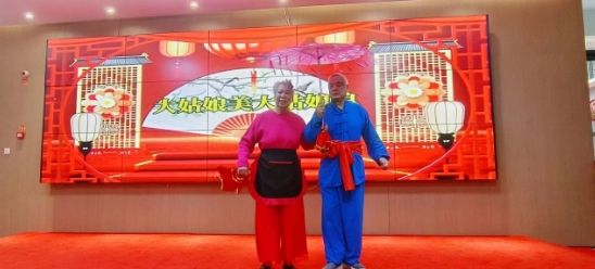 “这里的人情味，让我‘赖’着不想走！”从美国归故里的八旬夫妻选定在国德养老！