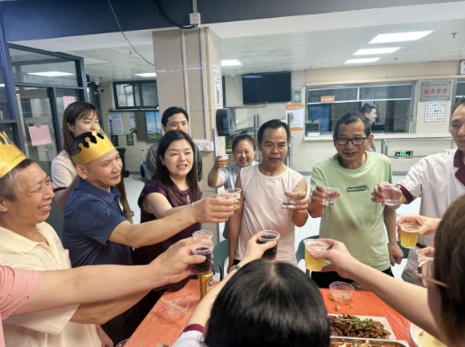 “放松心情，卸下疲惫！”国德养老季度生日会，用温情铭记护理一线的每一份付出！