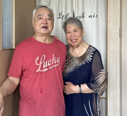 “这里的人情味，让我‘赖’着不想走！”从美国归故里的八旬夫妻选定在国德养老！