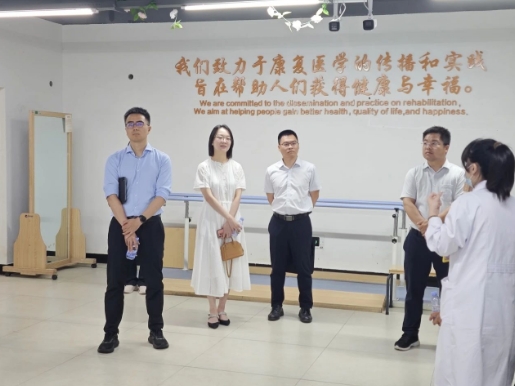 建信住租调研团莅临福州市国德老年康养中心参观交流