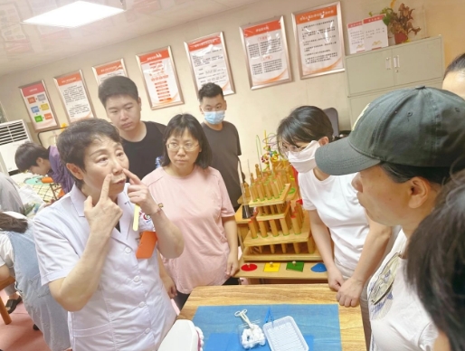 守护银龄，政企联动！百名家庭照护者从国德成功“毕业”