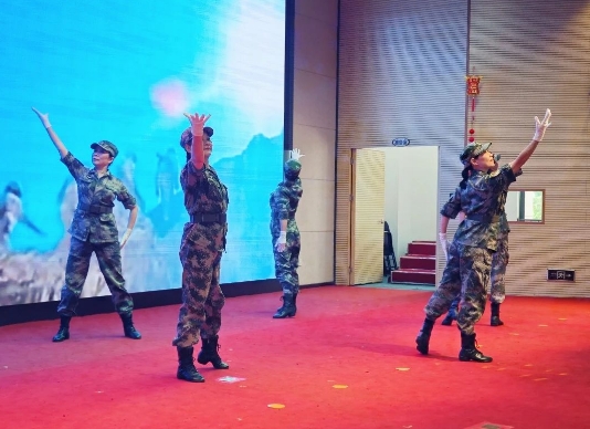 国德联建八方共贺党诞 ！红色基因融入养老服务！