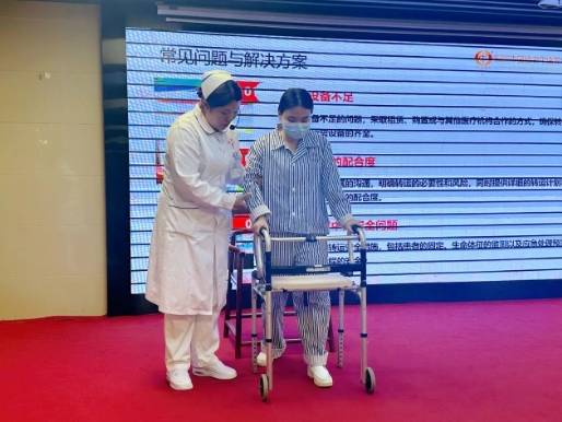 守护银龄，政企联动！百名家庭照护者从国德成功“毕业”