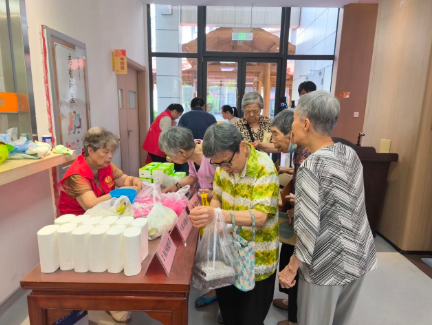 国德币购物的快乐密码：一场没有二维码的银发狂欢
