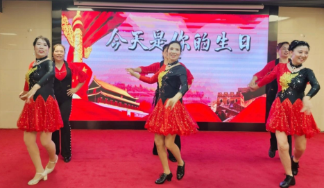 养老院的"快乐制造机"：让银发生活嗨起来！