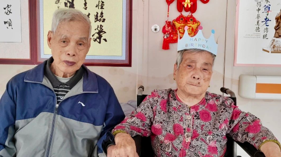 国德家属专访丨专业养老，让父母晚年更好！