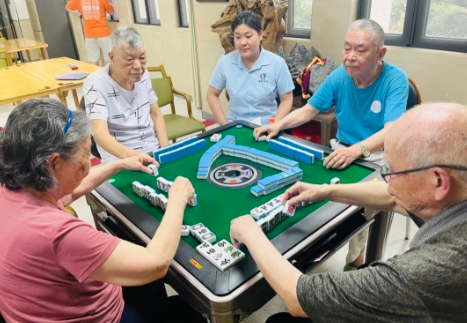 养老院的"快乐制造机"：让银发生活嗨起来！