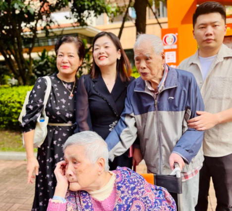 国德家属专访丨专业养老，让父母晚年更好！