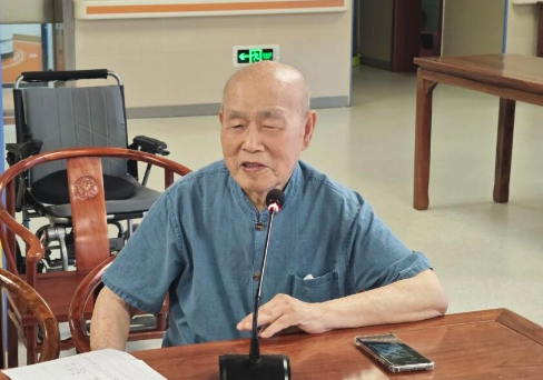 围坐话饮食，匠心暖夕阳 —— 这场膳食会满是烟火温情
