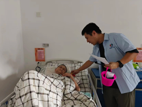 不止蛋糕与寿桃包！这群 “老宝贝” 的生日惊喜藏不住了
