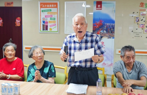桂香绕榕城，伍奶奶九秩寿辰满庭暖意