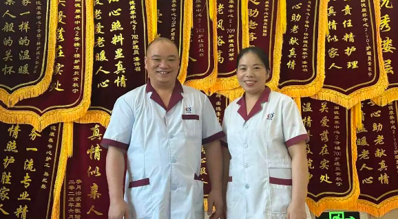 37岁，他们从工地投身养老护理行业，一干就是三年！