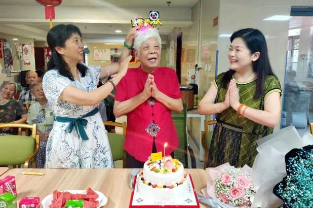 黄奶奶的晚年舞台：当专业护理遇见“老有所乐”