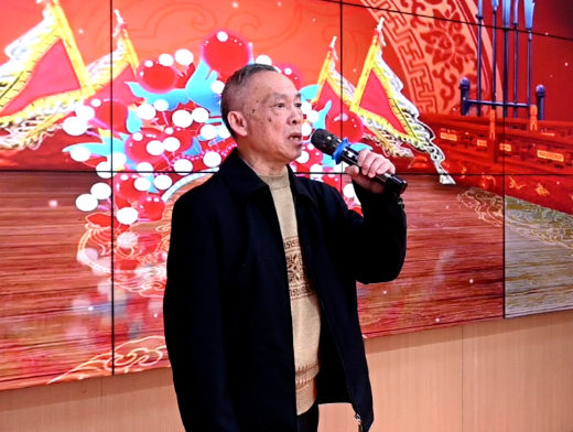 新邻报到！国德用“红围巾+老歌”嗨出银发青春！