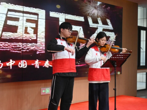 新邻报到！国德用“红围巾+老歌”嗨出银发青春！