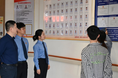 这碗饺子，包的是“平安馅”！《我执法·我普法》走进国德守护“夕阳红”