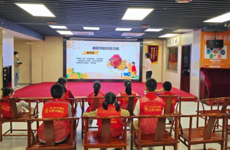 红领巾“福”气大作战：福字+暖粥=超甜养老院 