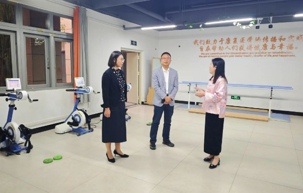 乌鲁木齐市民政局局长冯朝阳莅临福州市国德老年康养中心