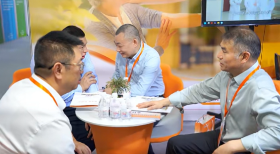 聚焦首届海峡养老产业博览会！国德养老参展亮相！