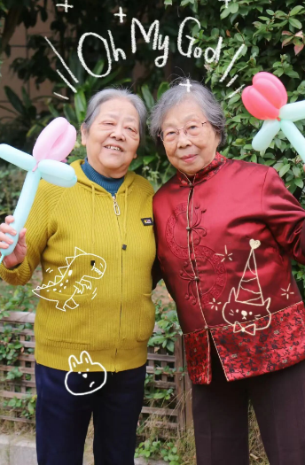 气球变烟花！国德上演"银发版"浪漫暴击！