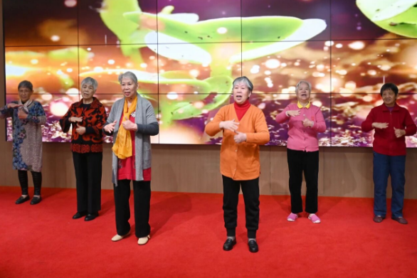 用爱编织时光,以温暖回馈感恩 | 国德康养文艺汇演暖心回顾 用爱编织时光,以温暖回馈感恩 | 国德康养文艺汇演暖心回顾