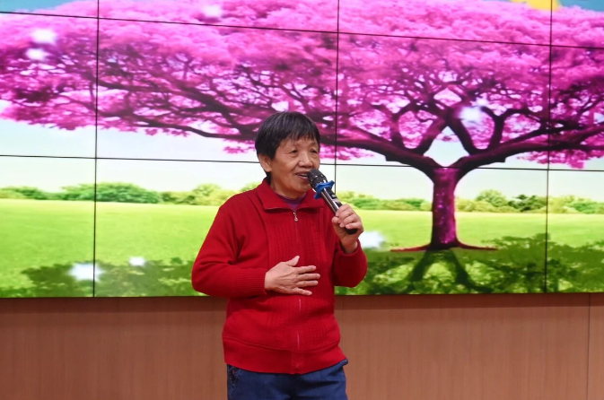 用爱编织时光,以温暖回馈感恩 | 国德康养文艺汇演暖心回顾 用爱编织时光,以温暖回馈感恩 | 国德康养文艺汇演暖心回顾