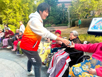 在国德，护理型长者的养老时光，也理应有风、有阳光、有欢笑的形状！