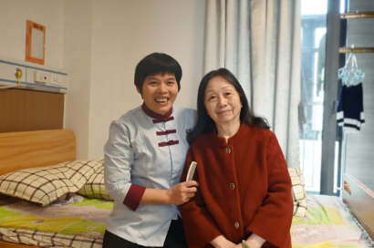 护理员曹祝凤：“自己心里有阳光，才能把温暖带给长者呀！”