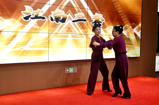 寿星派对狂欢曲：爷爷奶奶的甜蜜生日趴！