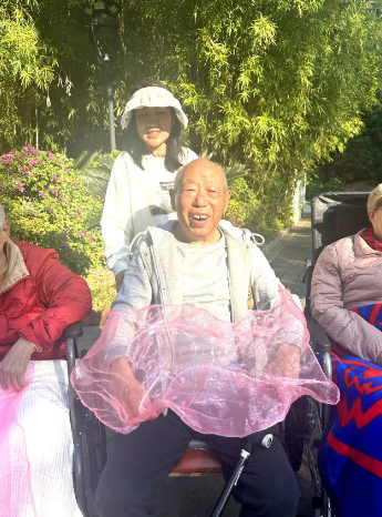 在国德，护理型长者的养老时光，也理应有风、有阳光、有欢笑的形状！