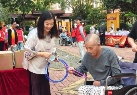 群聊里的养老图鉴：国德的温暖，藏在每一条留言里