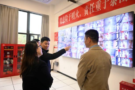 深入一线察实情 聚焦民生促发展——区领导赴区社会福利中心开展专题调研