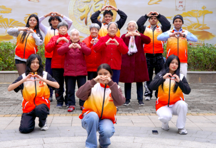 【YOUNG】8名18岁留学生来国德，陪爷爷奶奶过大年！