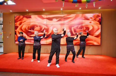 马年闹元宵｜国德“夕阳天团”C位走秀，中外碰撞解锁节日新花样