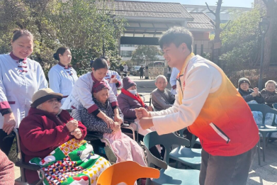 沐浴春光，微风拂面，让我们一起来感受户外的春天