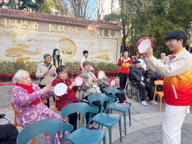 沐浴春光，微风拂面，让我们一起来感受户外的春天