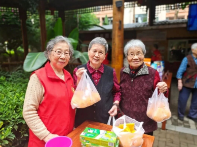 88 岁奶奶的真心致谢：在国德，我拥有了一个温暖的家