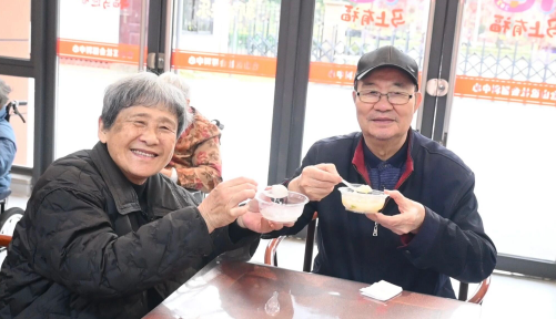 马年闹元宵｜国德“夕阳天团”C位走秀，中外碰撞解锁节日新花样