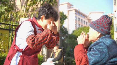 三月春风暖国德，巾帼芳华绽光芒 —— 致敬守护长者的 “她” 力量