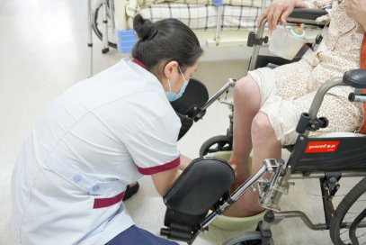 最好的孝顺，是承认“我们照顾不了，但有人能”！