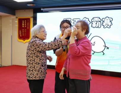 一粿一蛋一清明，国德长者乐享民俗暖时光