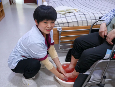 还在谈“院”色变吗？别让“刻板印象”困住父母的晚年！