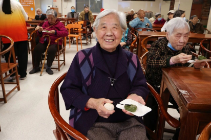 一粿一蛋一清明，国德长者乐享民俗暖时光