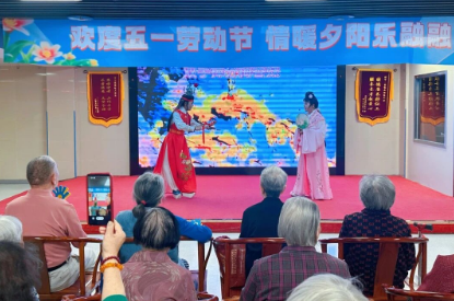假期结束，余音未了——国德院里的掌声和歌声还在继续