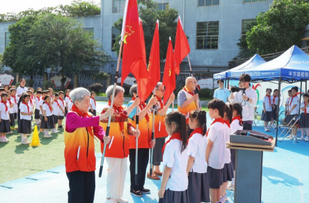 老年低血糖如何识别？省立医院专家走进国德养老，揭晓五大“隐形信号”