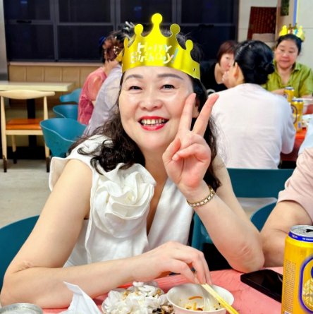 烛光下的心愿，都与爱有关 | 国德养老护理员集体生日会