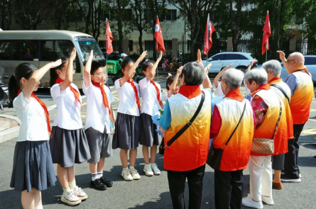老年低血糖如何识别？省立医院专家走进国德养老，揭晓五大“隐形信号”